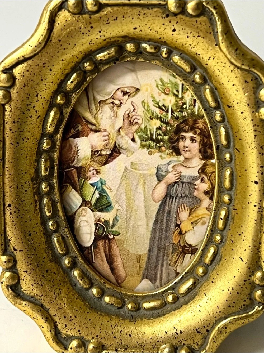 VTG Miniature Ornate Gold Color Oval Photo Picture Frame Taiwan 3.5x2.5 in